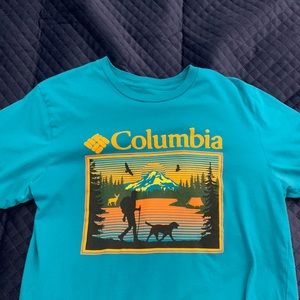 Columbia medium sized T-shirt